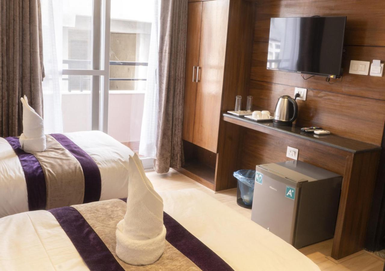 Hotel New Era Катманду Экстерьер фото