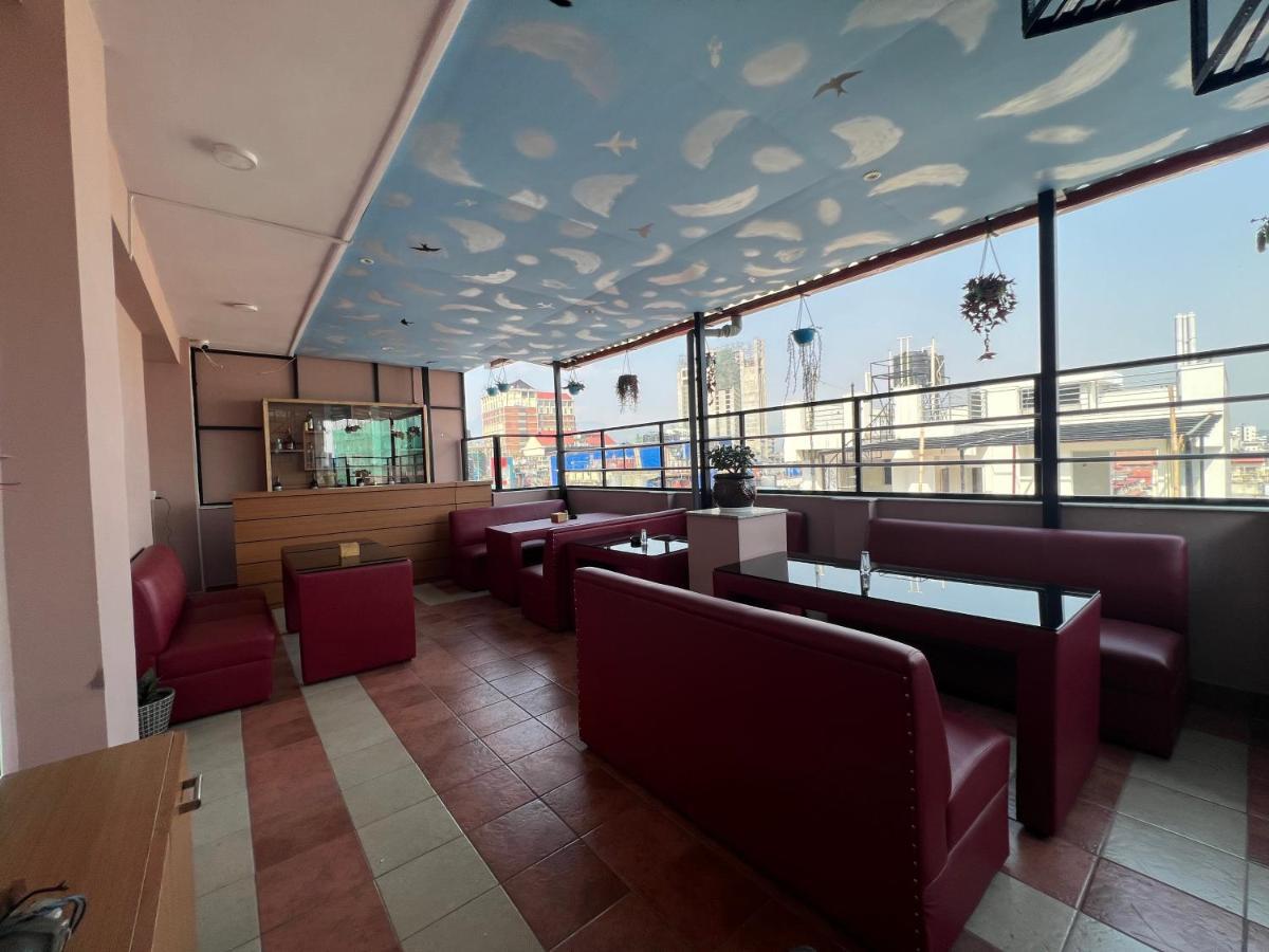 Hotel New Era Катманду Экстерьер фото