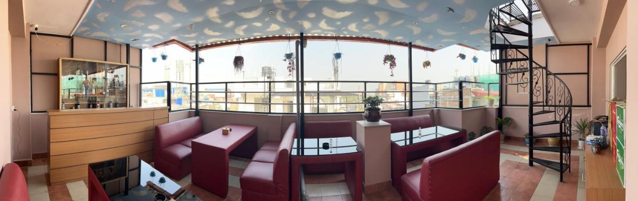 Hotel New Era Катманду Экстерьер фото