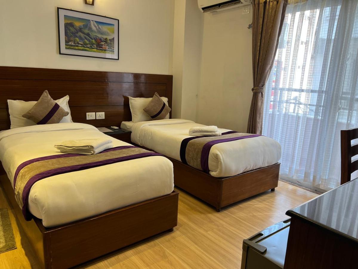 Hotel New Era Катманду Экстерьер фото